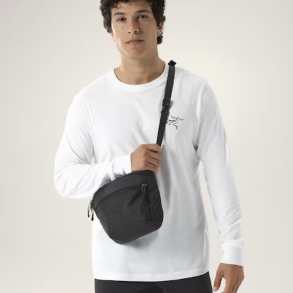 Arc'teryx Mantis 2 Waistpack/Crossbody Bag - Black (Good Condition) - Picture 1 of 5